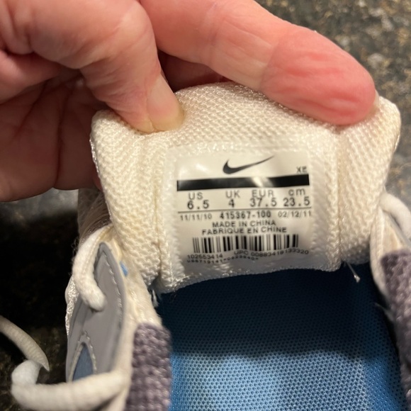 New Women’s Nike Structure 13 Running Shoes White with Blue & Gray Size 6.5 - Picture 7 of 9